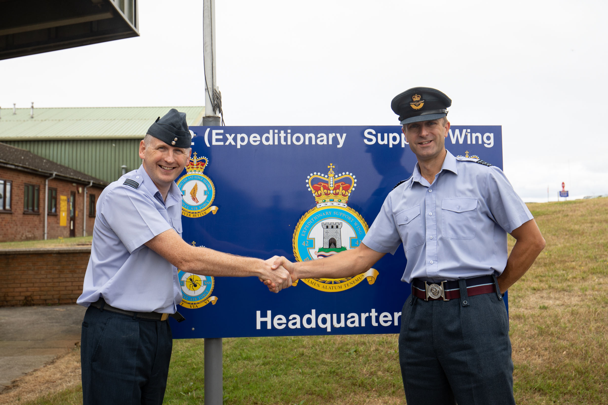 From left to right: Wing Commander Matt Smith and Wing Commander Mike Dutton